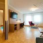 & Richard Held Hotel 4*