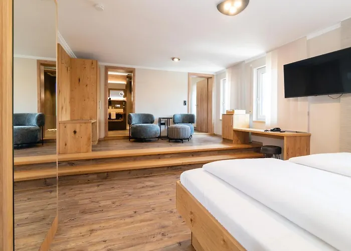 Hotel & Richard Held 4*