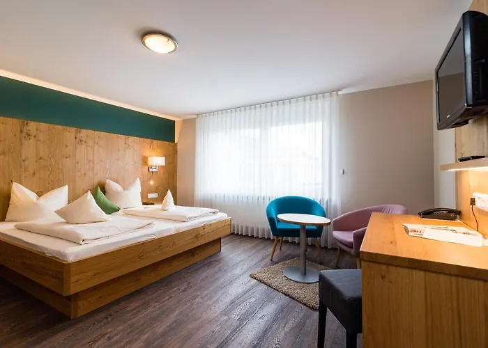 Hotel & Richard Held
