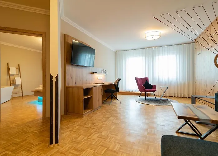 & Richard Held Hotel 4*