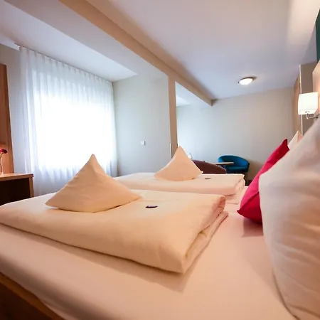 Hotel & Richard Held 4*