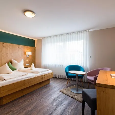 Hotel & Richard Held